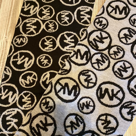 Michael Kors  scarf - Picture 8 of 14